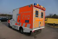 Mercedes-Benz Sprinter II 519 CDI BlueTEC Klima Krankenwagen - Thumbnail 4