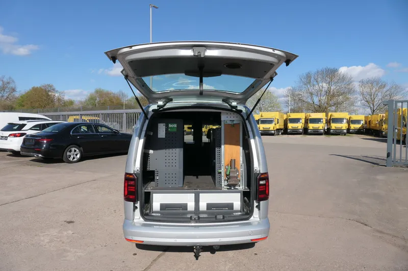 Volkswagen Caddy Maxi 2.0 TDI 4Motion Klima AHK Tempomat - Image 1